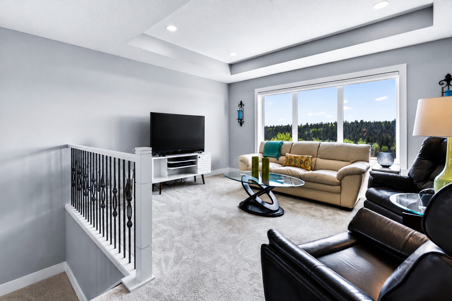 Upper bonus room with media console