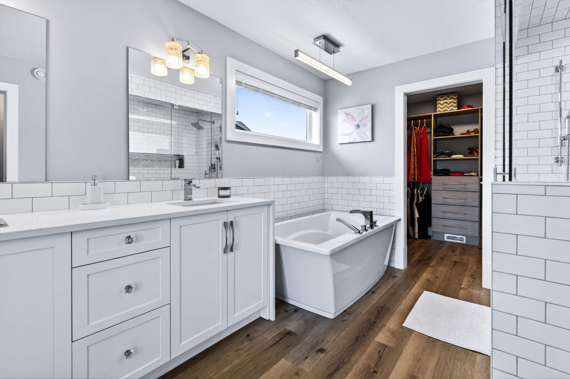 Freestanding soaker tub