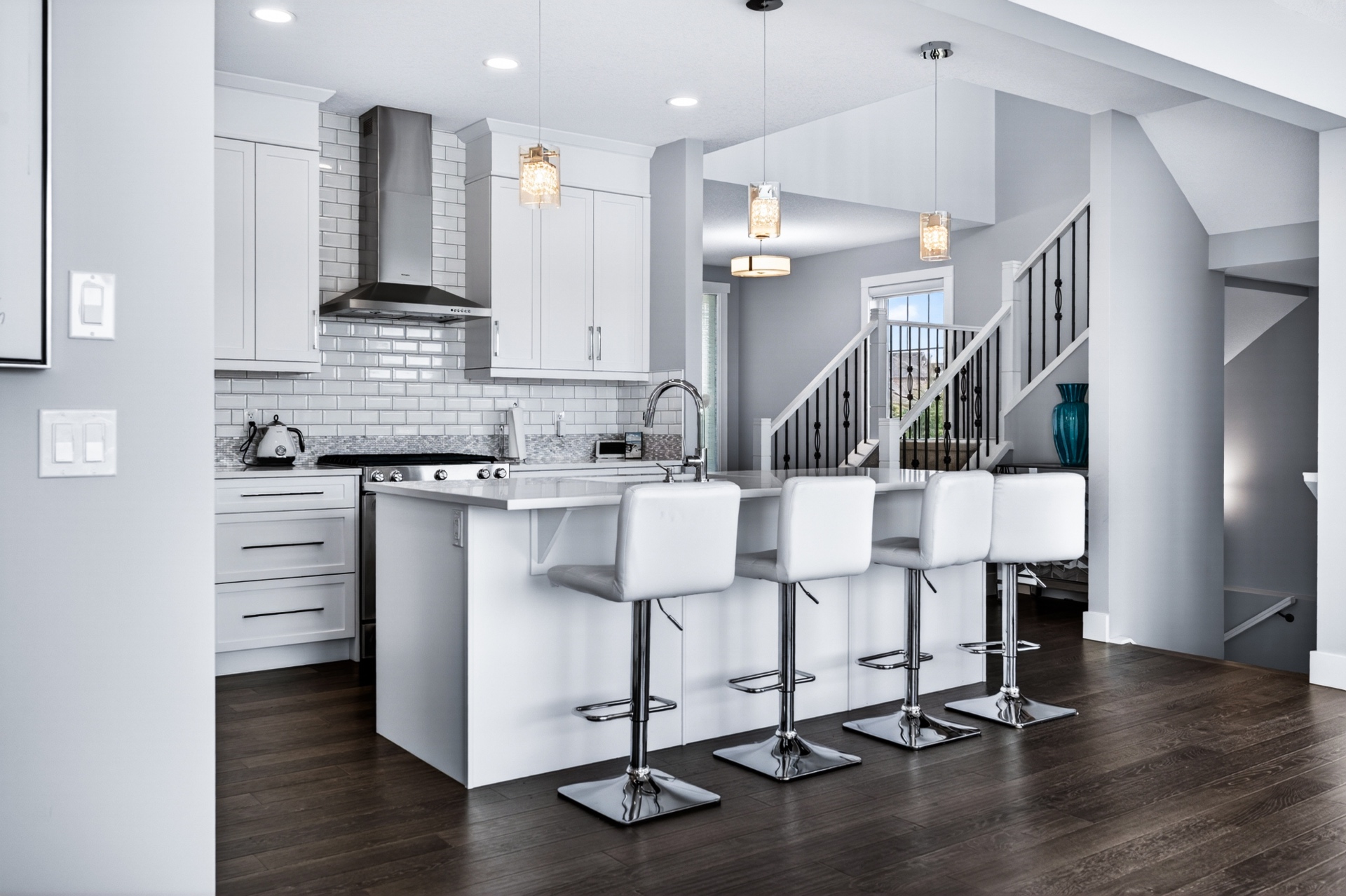 Breakfast bar seating